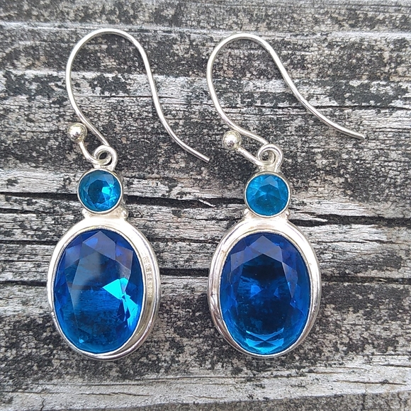 Sterling Silver Sapphire color Earrings - Picture 3 of 7